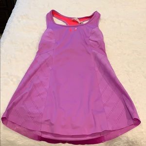 🌺 3 for $15! Under Armour heat gear top (99)